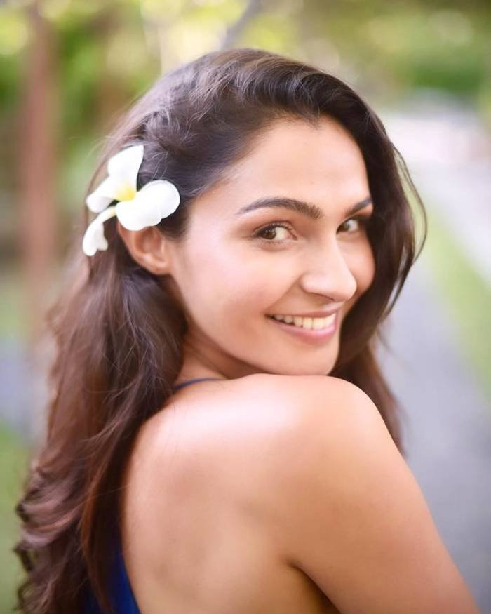 andrea jeremiah_teluguvox 1